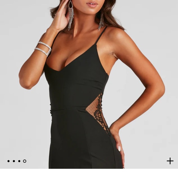 Dress with Train and lace cut outs - Picture 2 of 7